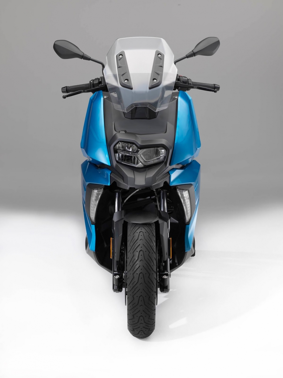 eicma 2017 ngam xe tay ga thoi thuong bmw c400 x 2018