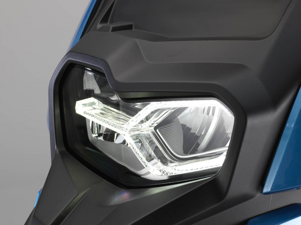 eicma 2017 ngam xe tay ga thoi thuong bmw c400 x 2018