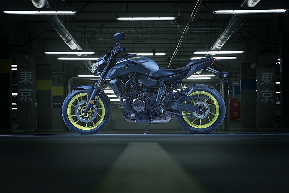 eicma 2017 yamaha trinh dien cap bai trung mt 07 va mt 09 sp 2018