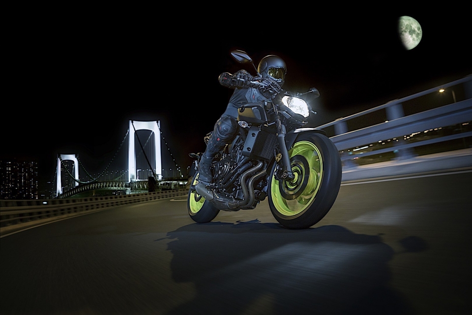 eicma 2017 yamaha trinh dien cap bai trung mt 07 va mt 09 sp 2018