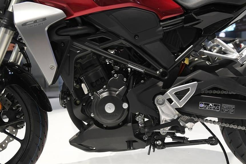 eicma 2017 chi tiet honda cb300r nakedbike cho nguoi huong den trai nghiem cam lai