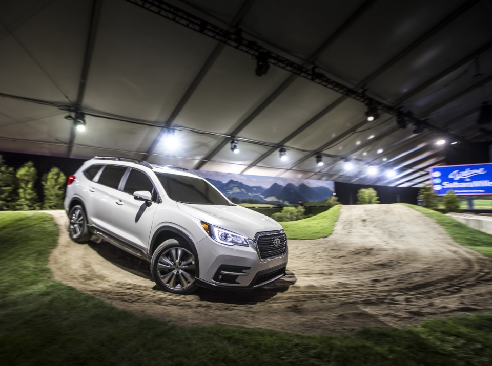 los angeles 2017 suv 7 cho subaru ascent 2018 da chinh thuc lo dien