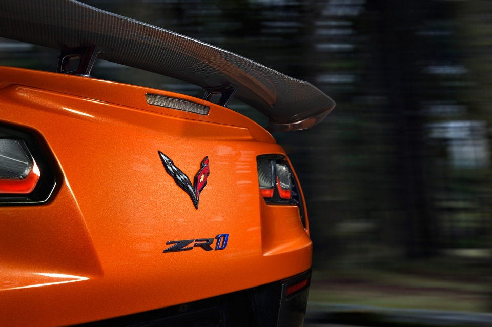los angeles 2017 ngam con loc mau da cam chevrolet corvette zr1 convertible 2018