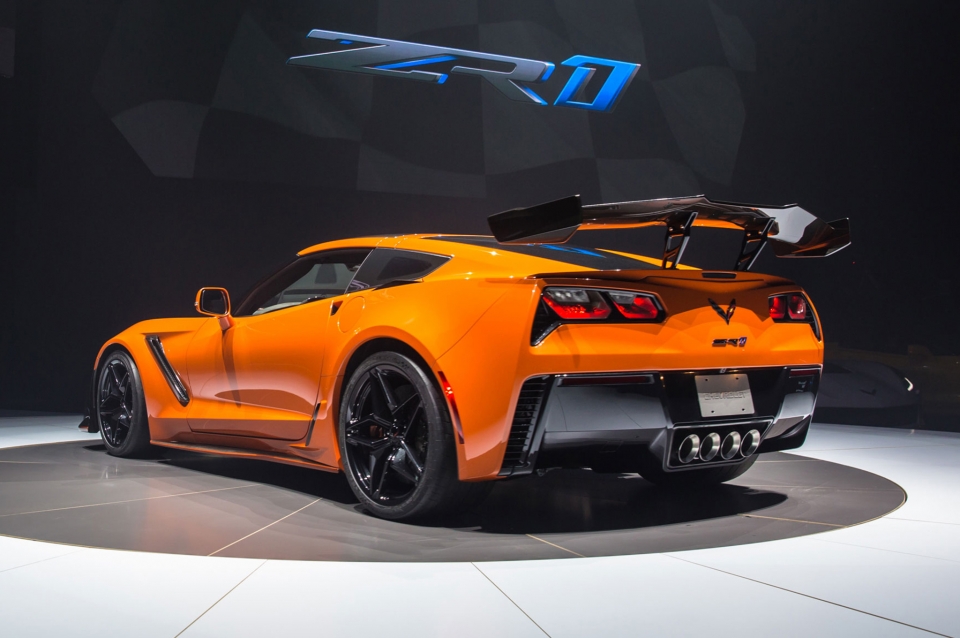 los angeles 2017 ngam con loc mau da cam chevrolet corvette zr1 convertible 2018
