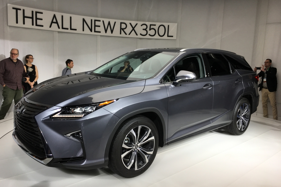 los angeles 2017 lexus rx 350 va rx 450h l 2018 chinh thuc lo dien voi 7 cho ngoi
