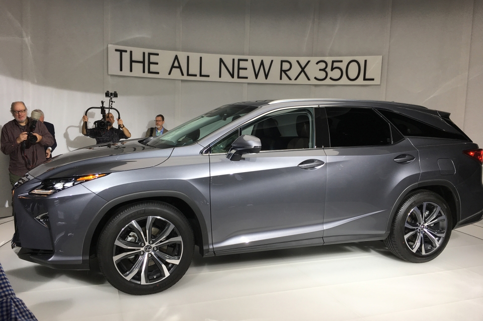 los angeles 2017 lexus rx 350 va rx 450h l 2018 chinh thuc lo dien voi 7 cho ngoi