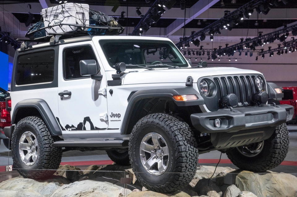 los angeles 2017 jeep wrangler day chat phong tran voi phu kien mopar