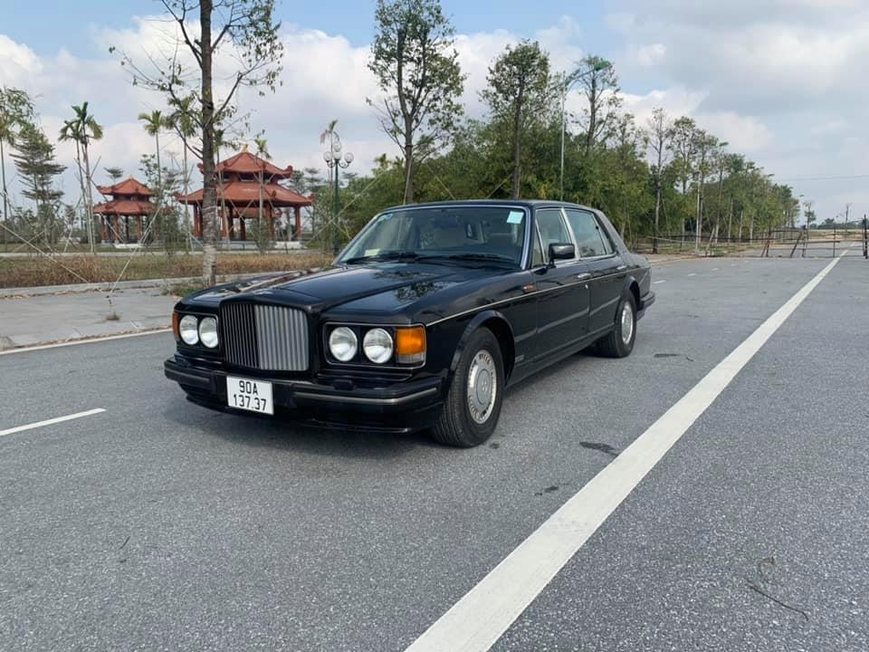 Bentley RL Turbo 1992: Lãng tử vang bóng một thời Bentley RL Turbo 1992: Lãng tử vang bóng một thời
