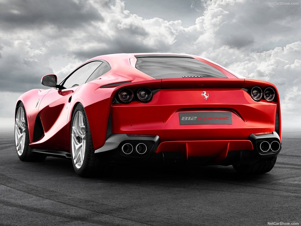 geneva 2017 cho doi man ra mat cua ferrari 812 superfast