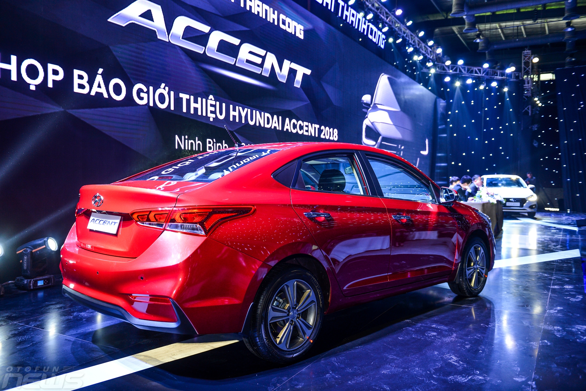 chi tiet hyundai accent 2018 vua ra mat thi truong viet nam