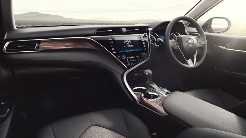 toyota camry 2018 phien ban cho thi truong nhat lo dien