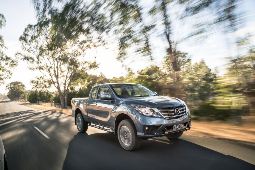 ban tai mazda bt 50 the he 2018 nang cap ve ngoai that