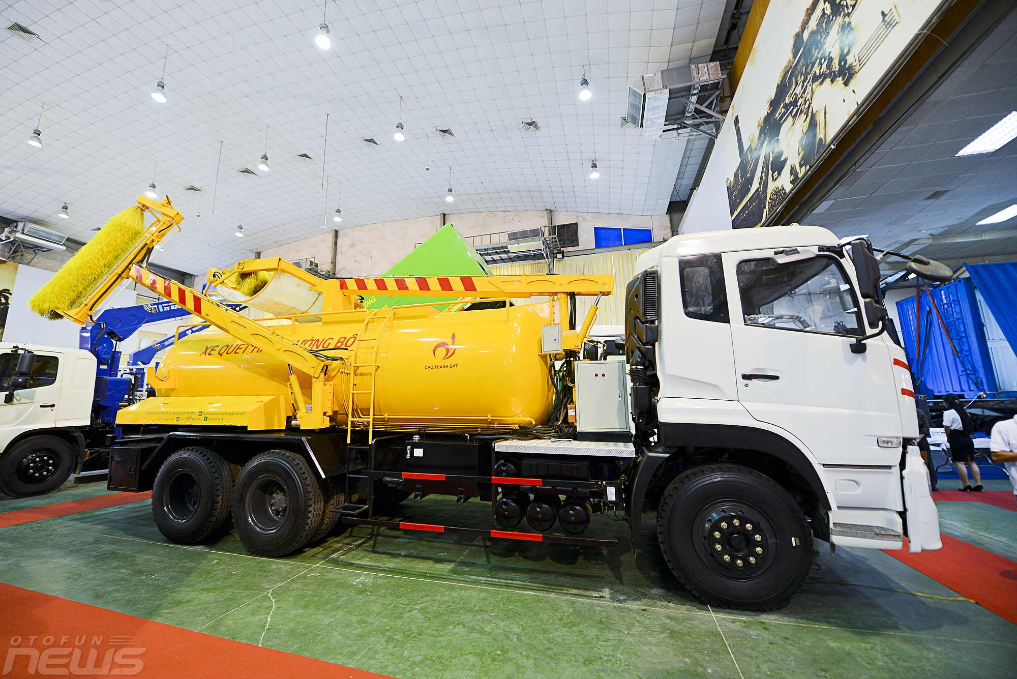 Vietnam AutoExpo 2017: Nhiều xe chuyên dụng độc đáo, đa dạng phụ tùng và phụ kiện vietnam autoexpo 2017 nhieu xe chuyen dung doc dao da dang phu tung va phu kien