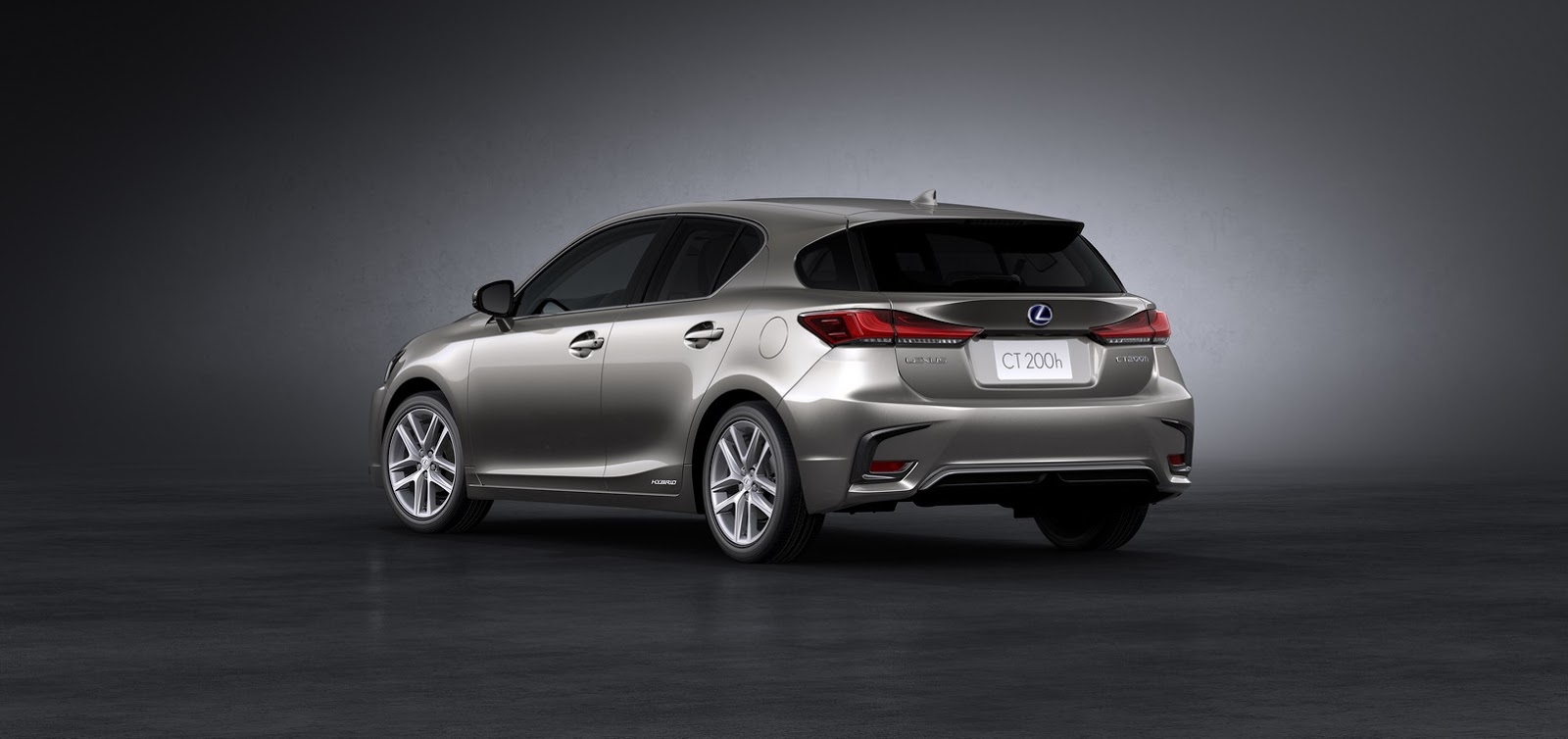 lexus ct 200h trinh lang voi thiet ke moi them nhieu cong nghe