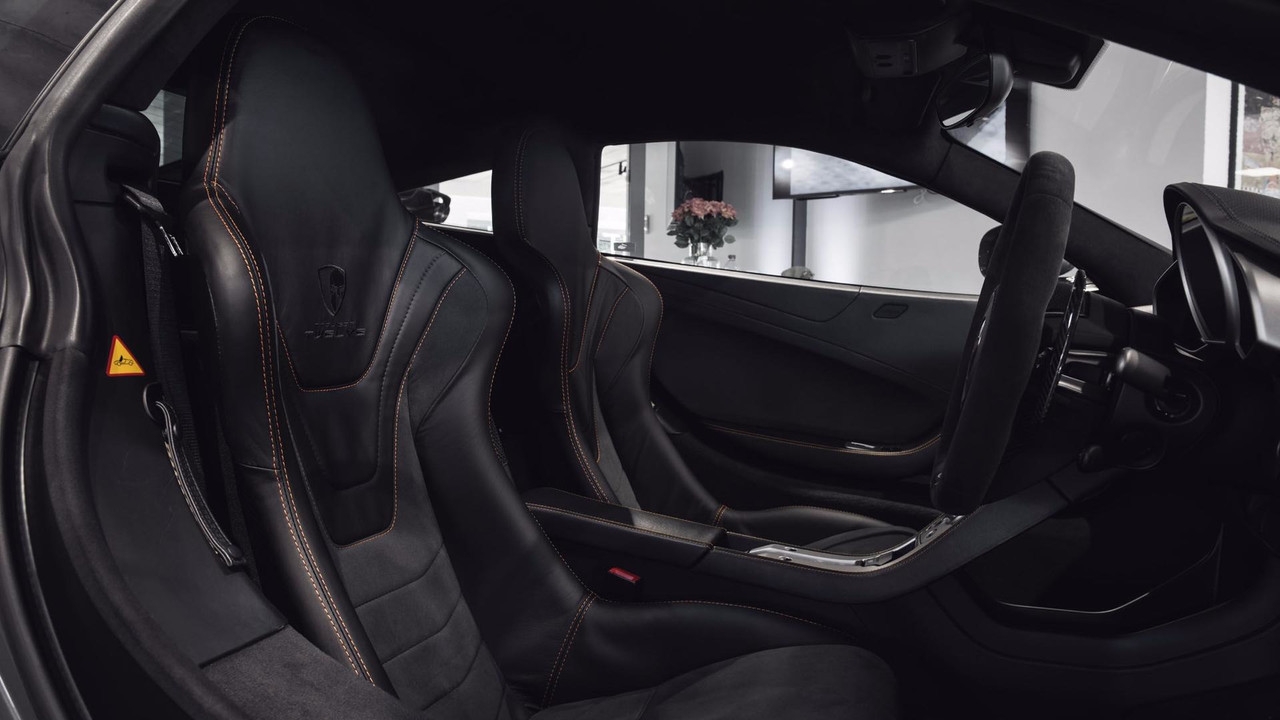 mclaren mp4 12c hoi xuan qua tay mulgari automotive