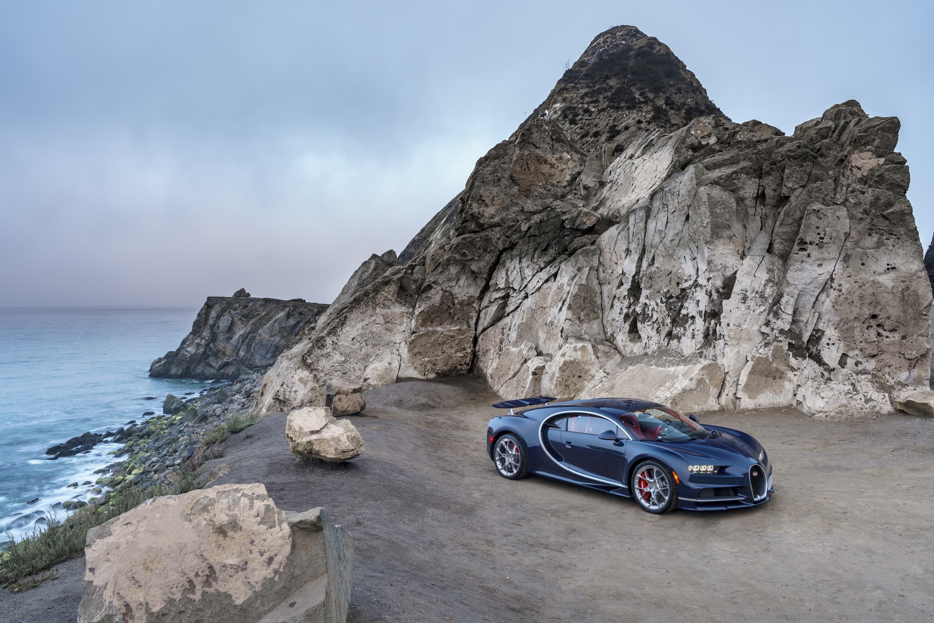 cong nghe lop hut hoi truoc suc manh cua sieu xe bugatti chiron
