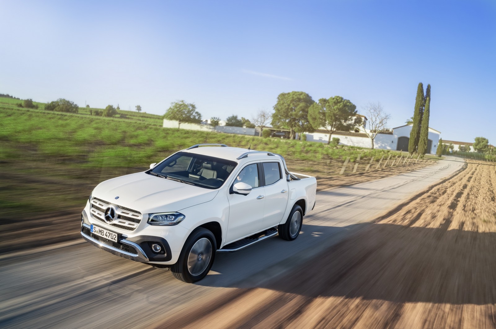 ban tai hang sang mercedes benz x class chinh thuc trinh lang