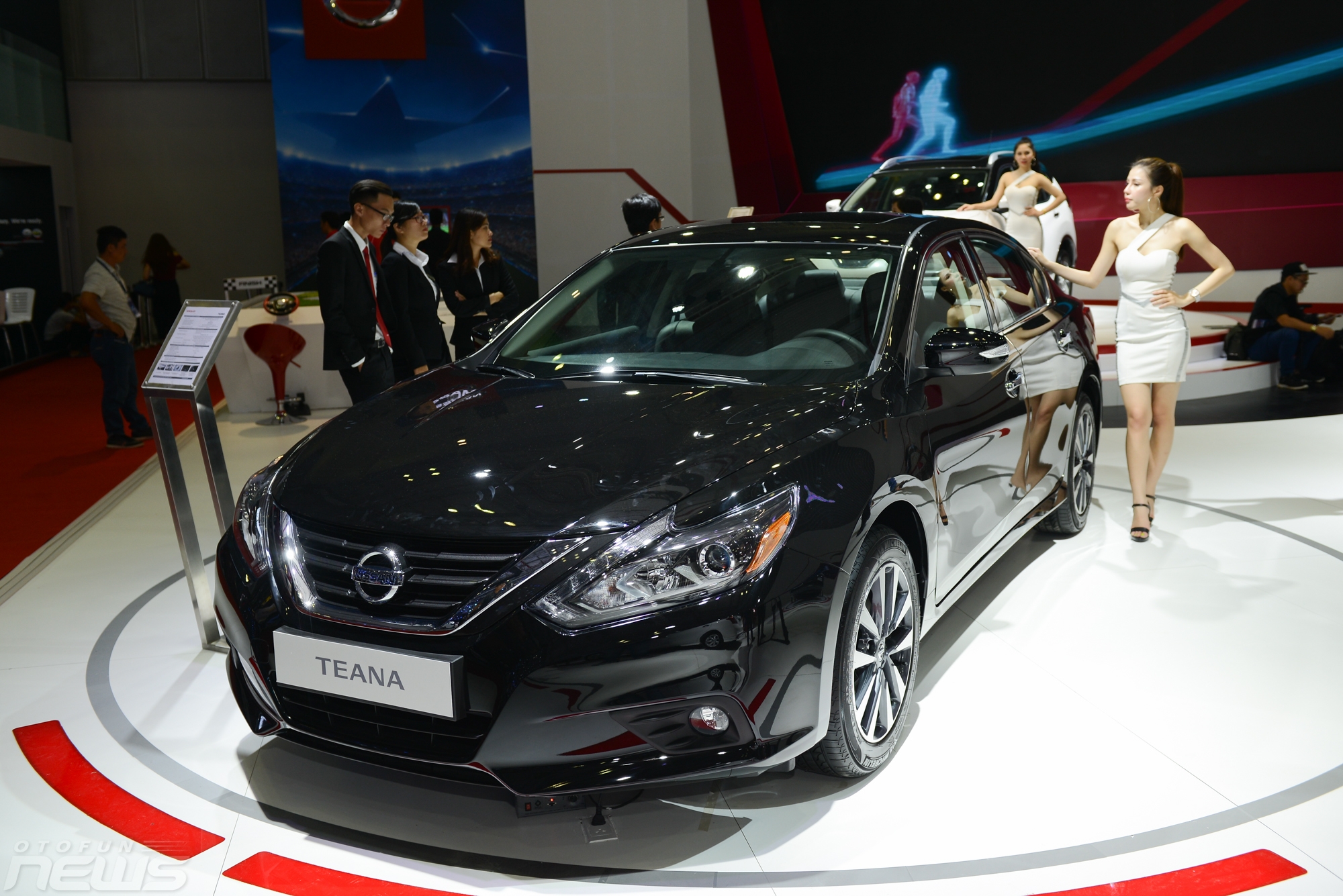 vms 2017 nissan trinh dien tron bo suu tap cac phien ban cao cap