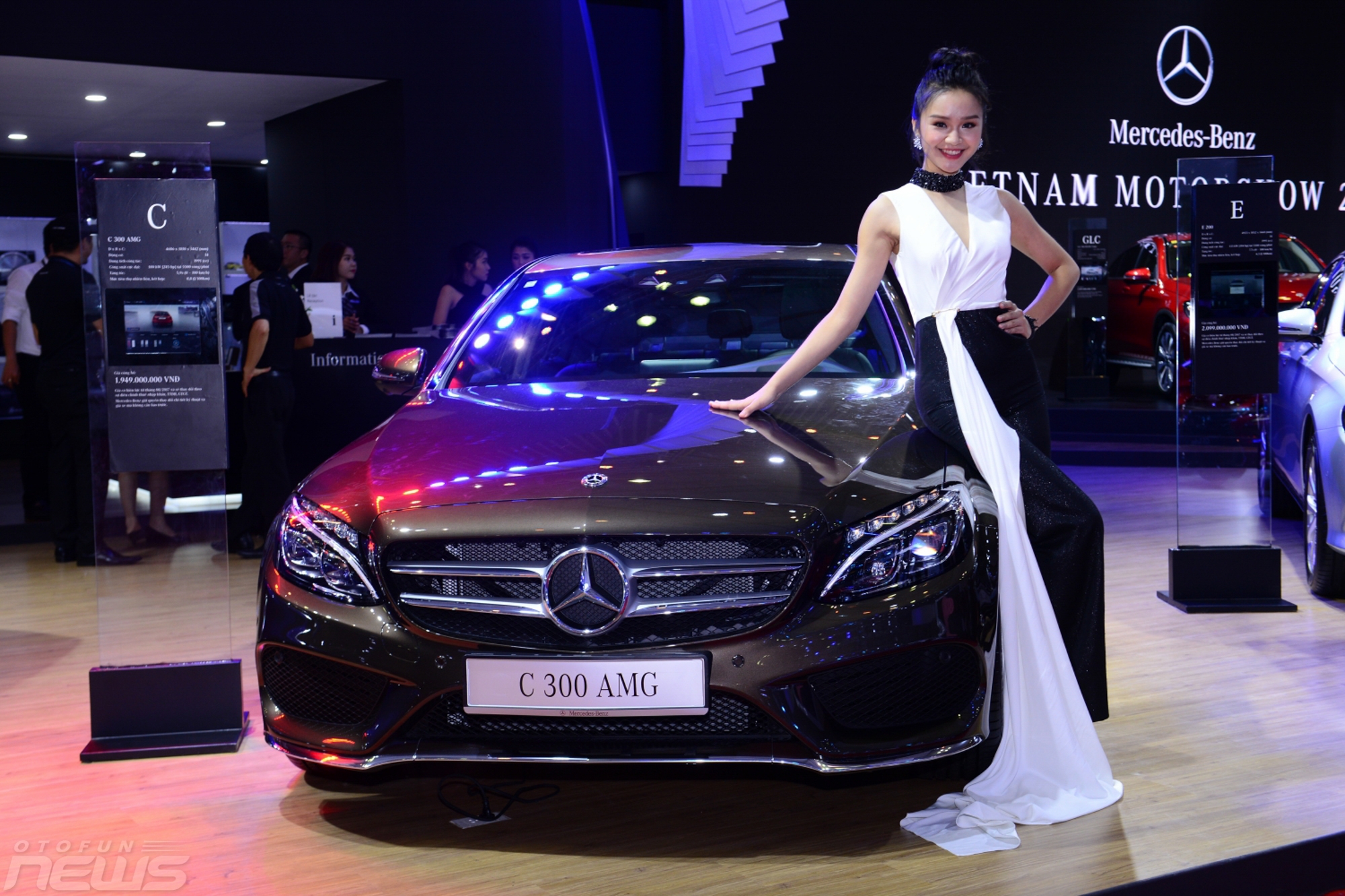 vms 2017 mercedes benz tao an tuong bang doi hinh da dang va dat gia