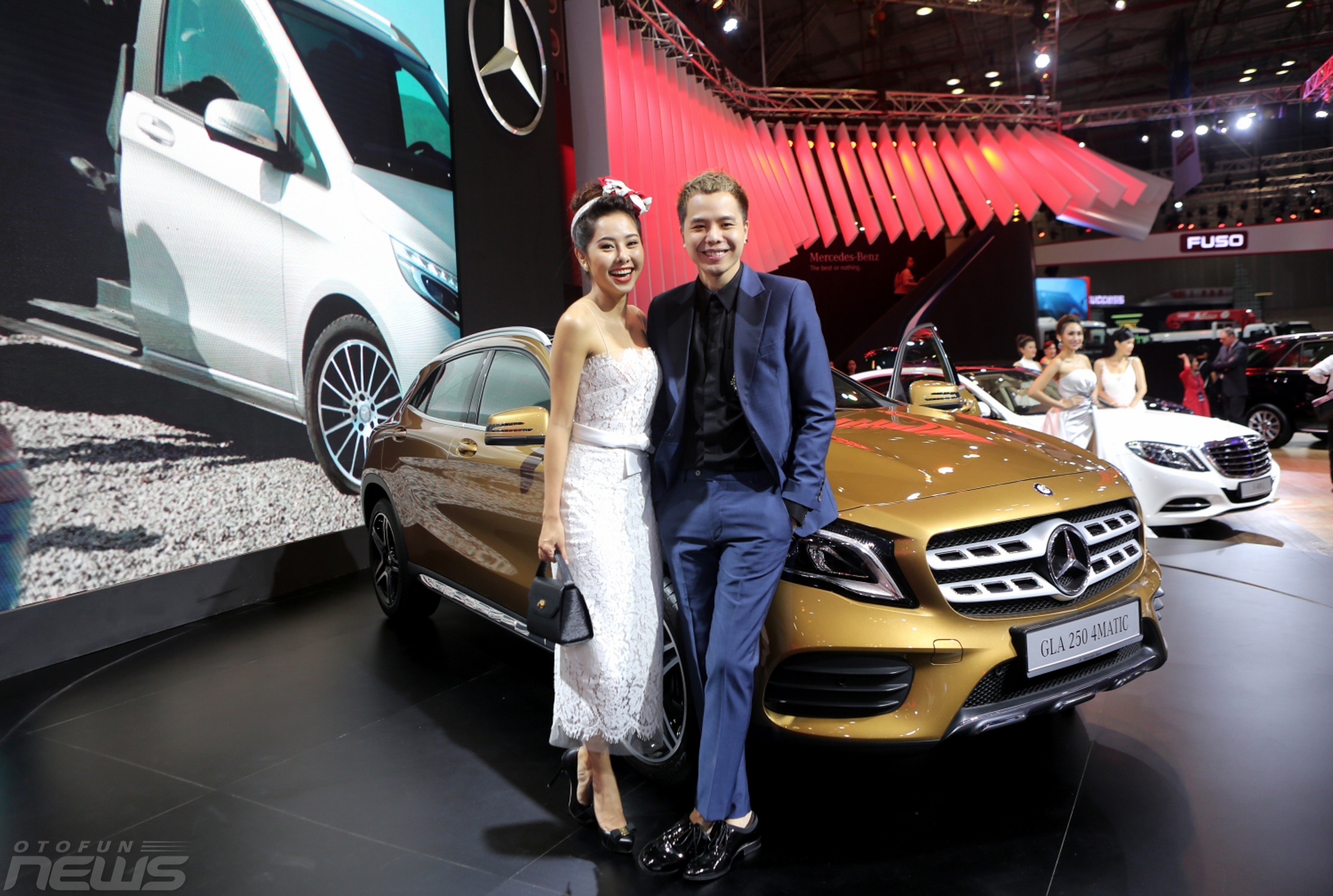 vms 2017 mercedes benz tao an tuong bang doi hinh da dang va dat gia