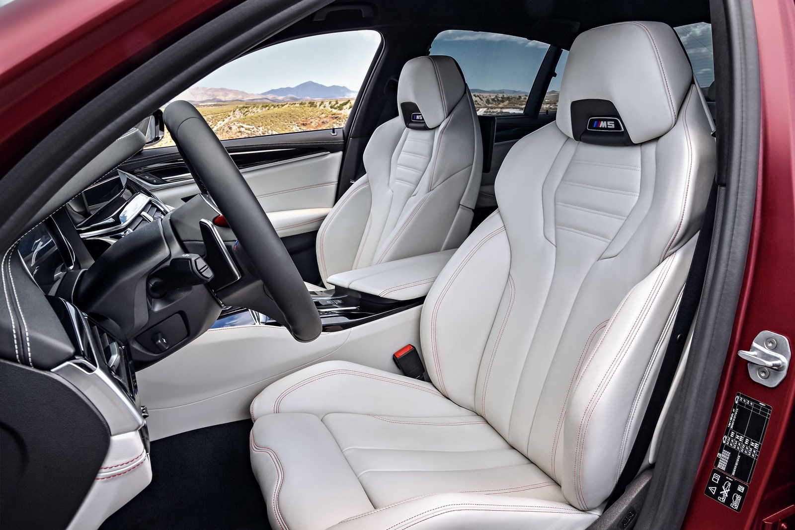 BMW M5 2018 lần đầu được trang bị hệ dẫn động bốn bánh toàn thời gian bmw m5 2018 lan dau duoc trang bi he dan dong bon banh toan thoi gian