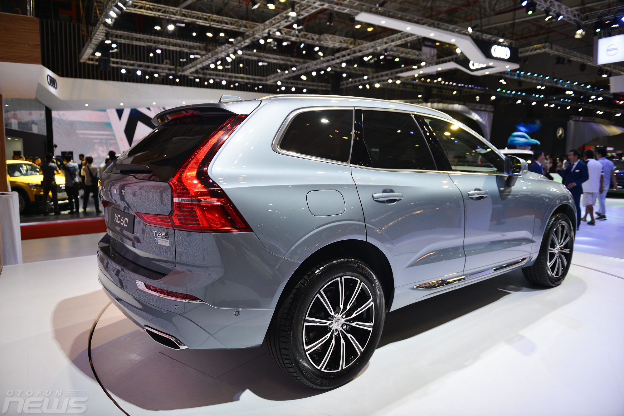 vims 2017 volvo xc60 hoan toan moi cuon hut voi chat bac au lich lam