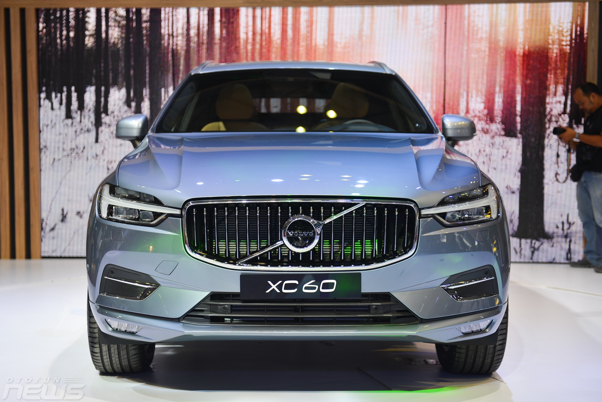 vims 2017 volvo xc60 hoan toan moi cuon hut voi chat bac au lich lam