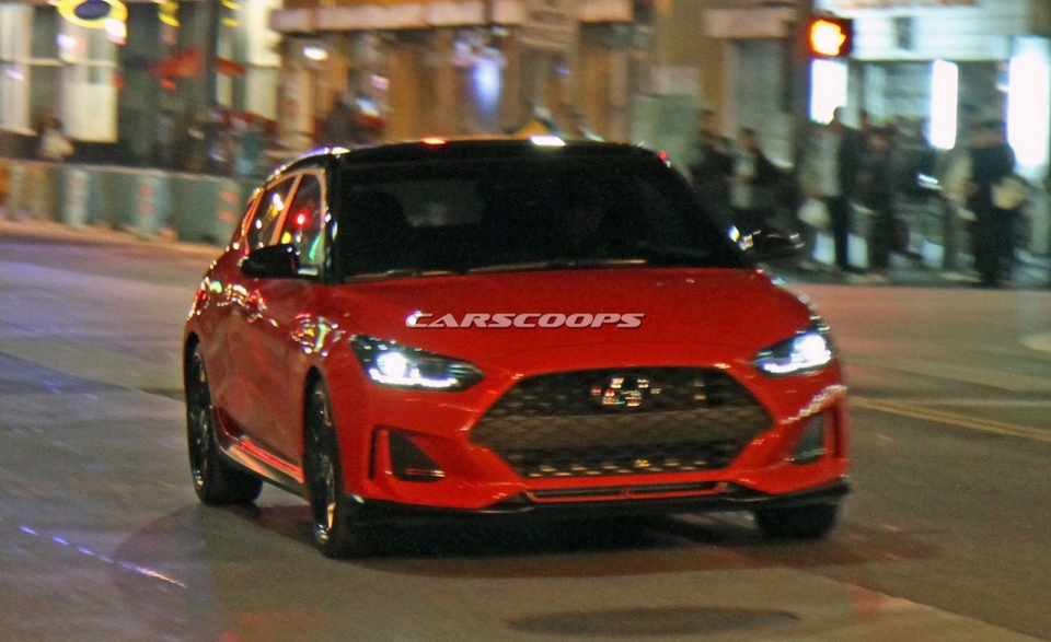 hyundai veloster 2018 so huu noi that lot xac hoan toan so voi the he cu