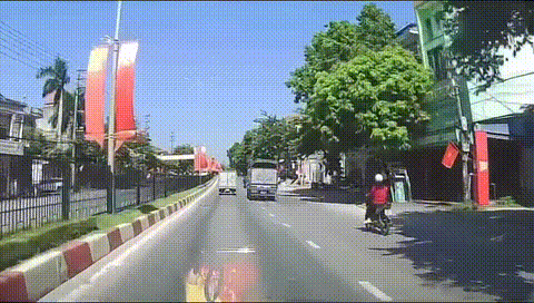 Ô tô gây TNGT cho hai học sinh đi xe điện rồi bỏ trốn khỏi hiện trường