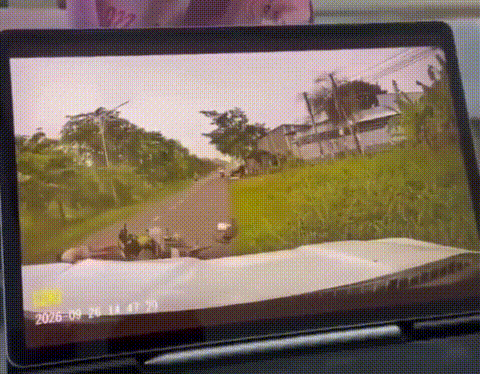 Vượt ẩu, xe máy đâm trực diện vào ô tô ở chiều ngược lại tại Vĩnh Châu, Sóc Trăng