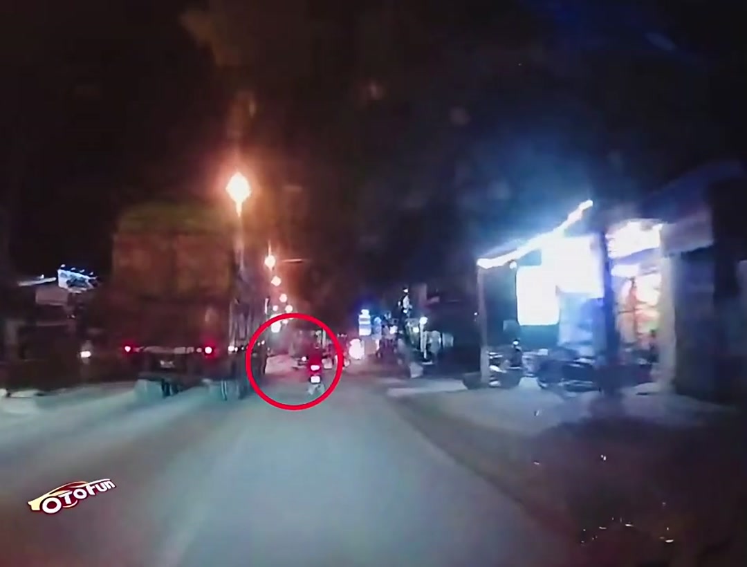 TNGT nghiêm trọng khiến người đi xe máy tử vong tại xã Đắk Hà, Quảng Ngãi (Kom Tum cũ)